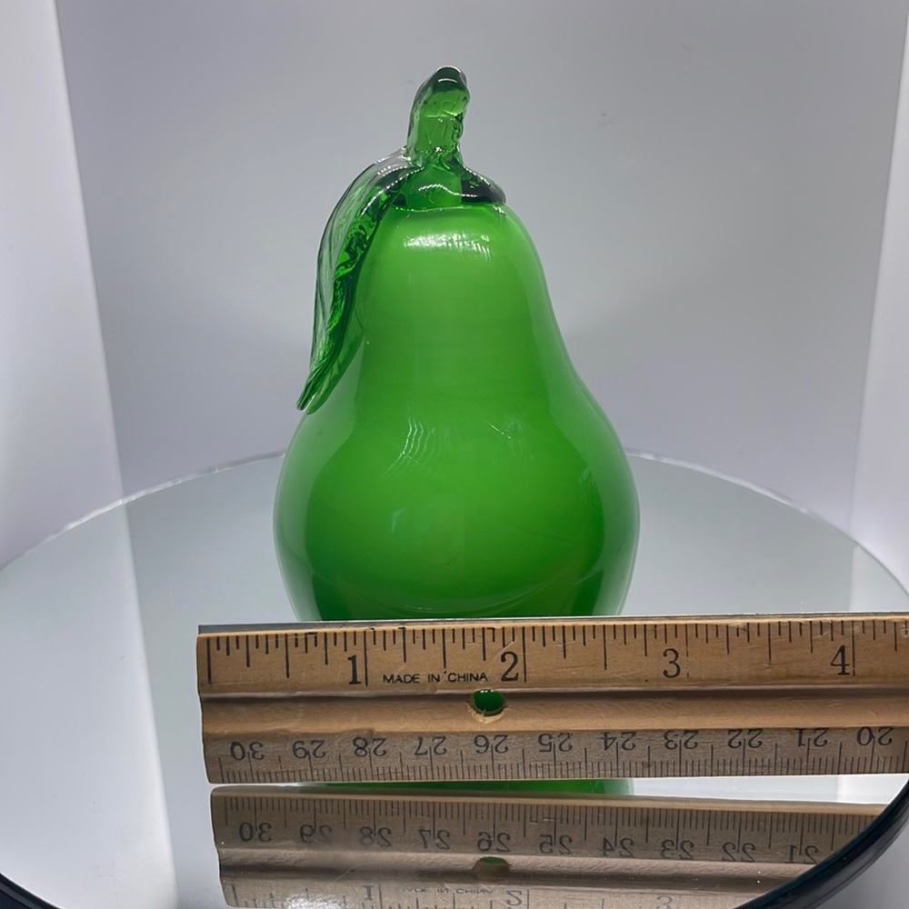 Vintage blown glass green pear. - Picture 3 of 4